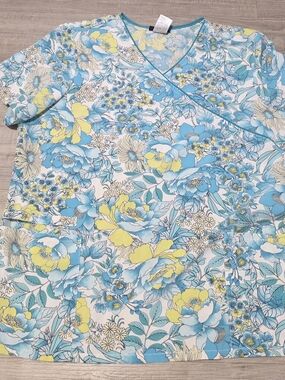 Cherokee Floral Print Scrub Top in Blue, Yellow, White
